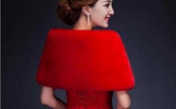 红色披肩配什么裙子 红色披肩戴帽子的婚礼服