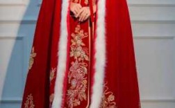 冬季婚礼红袍披肩图片大全（冬季婚礼新娘着装图片）