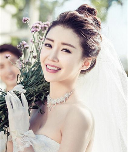 婚纱照简约经典韩式发型女-婚纱照简约经典韩式发型-图2